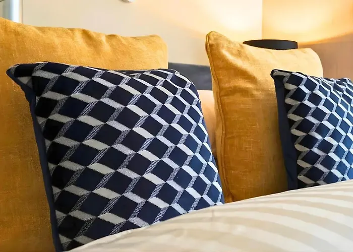 1 Bedroom By Brookland Serviced & Short Lets In 利兹