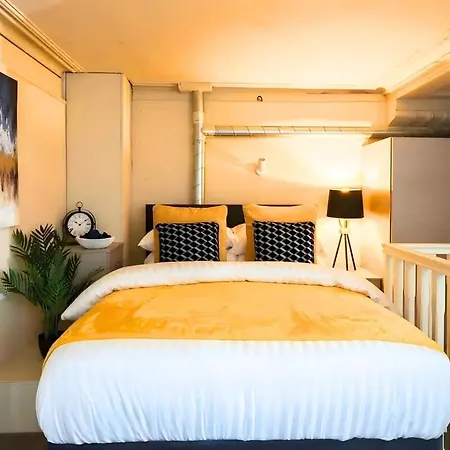 1 Bedroom By Brookland Serviced & Short Lets In Appartement